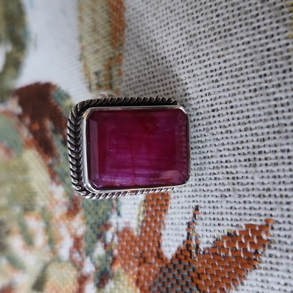 Ruby Ring - Picture 4 of 7